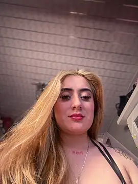 Snapshot of Sam_Thompsoon_ chatting on May 7, 3:44 am Sam Thompsoon online show from May 7, 3:44 am