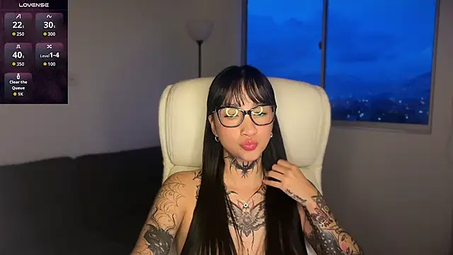 Snapshot of xisisxx chatting on November 8, 10:57 pm xisisxx online show from November 8, 10:57 pm