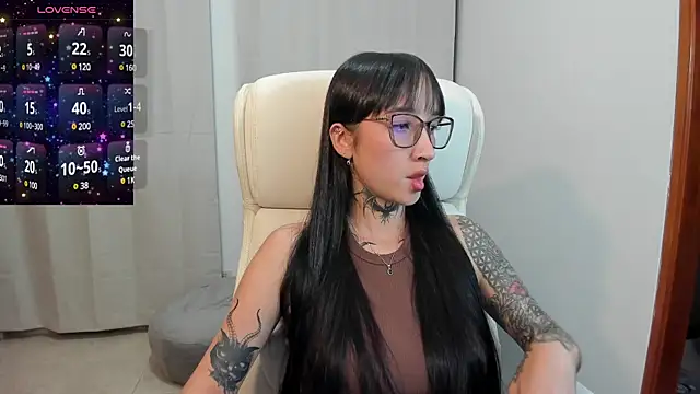 Snapshot of xisisxx chatting on December 13, 2:32 am xisisxx online show from December 13, 2:32 am