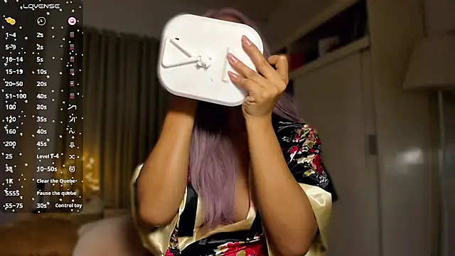 Snapshot of venusangelicxx chatting on February 7, 1:35 am venusangelicxx online show from February 7, 1:35 am