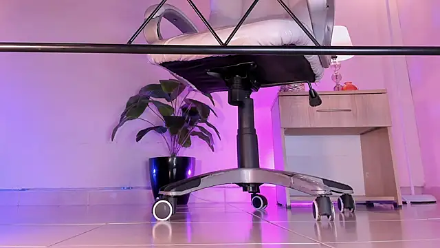 ArchieCollins online show from October 31, 11:55 pm