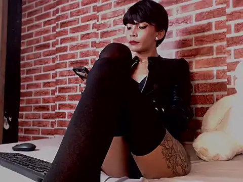 juicyCOCKeva online show from May 5, 11:46 am