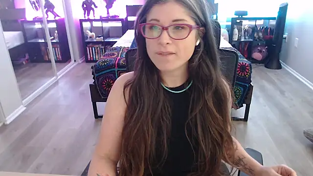 Snapshot of TheLenaAdams chatting on December 17, 5:36 pm TheLenaAdams online show from December 17, 5:36 pm