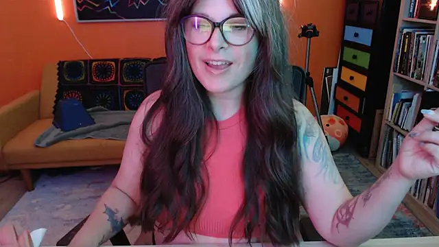 Snapshot of TheLenaAdams chatting on November 8, 7:39 pm TheLenaAdams online show from November 8, 7:39 pm