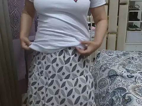 Lovelywife786 online show from June 21, 10:59 pm