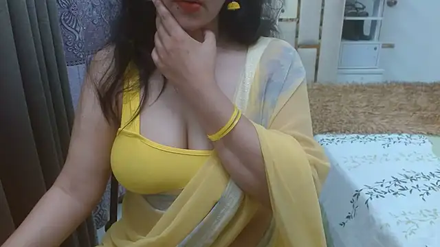 Lovelywife786 online show from March 6, 6:25 pm