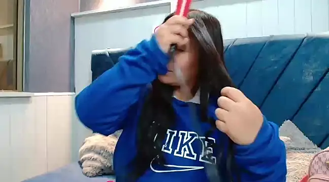 EmilyQueen3x online show from March 21, 12:50 pm