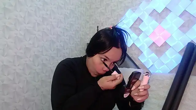 EmilyQueen3x online show from October 15, 1:30 pm