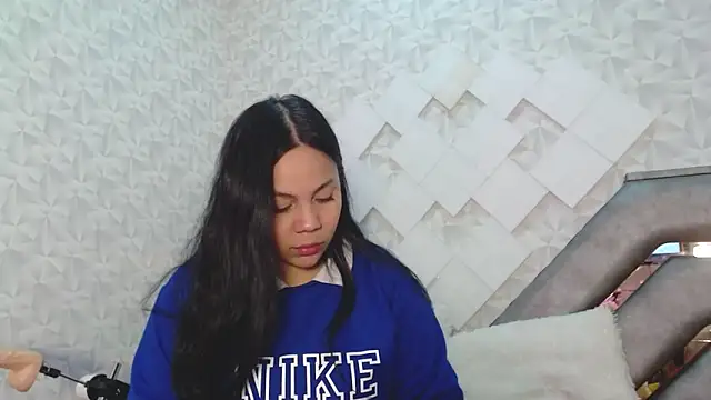 EmilyQueen3x online show from September 18, 12:52 pm