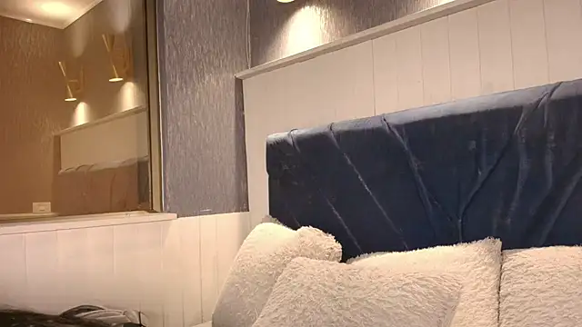 EmilyQueen3x online show from March 18, 3:03 pm