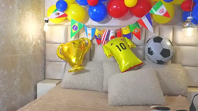 EmilyQueen3x online show from June 19, 11:49 am