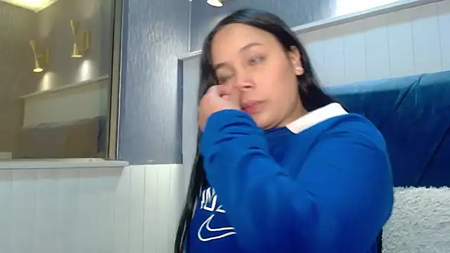 EmilyQueen3x online show from November 21, 1:10 pm