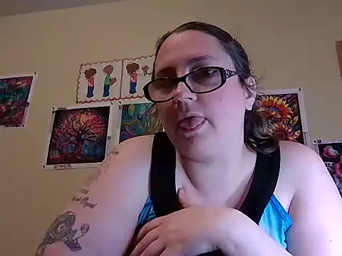 Snapshot of newfieocean chatting on June 4, 3:06 pm newfieocean online show from June 4, 3:06 pm