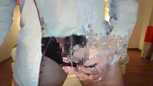 Snapshot of alessexxx24 chatting on February 17, 7:55 pm alessexxx24 online show from February 17, 7:55 pm