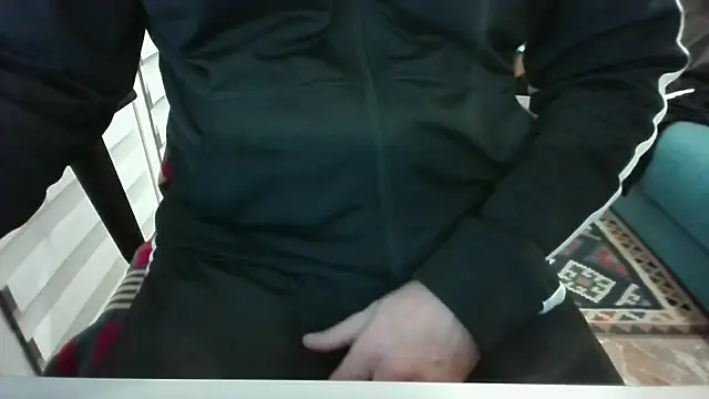 Snapshot of alessexxx24 chatting on October 7, 11:17 pm alessexxx24 online show from October 7, 11:17 pm