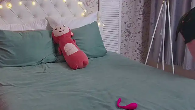 Wendy-Darling online show from February 17, 1:36 am