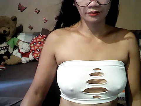Snapshot of Mia_Rein chatting on July 2, 12:44 am Mia Rein online show from July 2, 12:44 am
