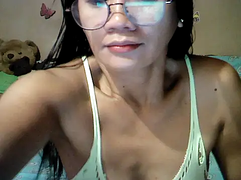 Mia Rein online show from May 2, 2:06 am