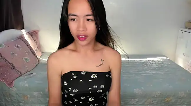 Snapshot of Emma_Jones88 chatting on March 9, 4:22 pm Emma Jones88 online show from March 9, 4:22 pm
