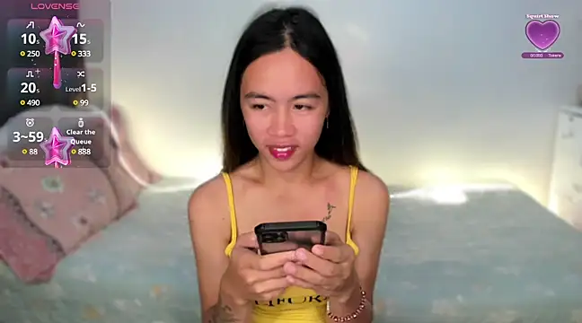 Snapshot of Emma_Jones88 chatting on March 14, 7:34 pm Emma Jones88 online show from March 14, 7:34 pm