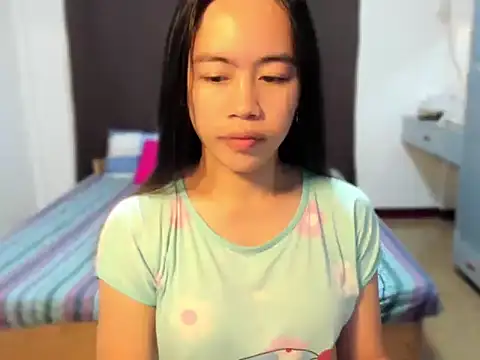 Snapshot of Emma_Jones88 chatting on November 18, 10:07 am Emma Jones88 online show from November 18, 10:07 am