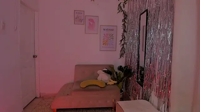 Snapshot of hornyprincess__ chatting on October 4, 6:09 pm hornyprincess online show from October 4, 6:09 pm