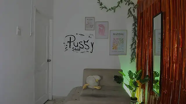 hornyprincess   online show from October 20, 6:08 pm