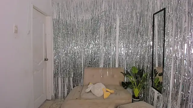 hornyprincess   online show from December 21, 6:09 pm