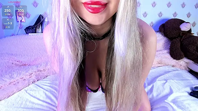 Briana Lovs online show from March 2, 6:14 am