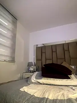 Amber Parker online show from December 5, 1:43 pm