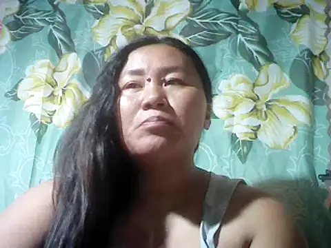 Snapshot of Sexyhorney4u chatting on February 5, 6:35 am Sexyhorney4u online show from February 5, 6:35 am