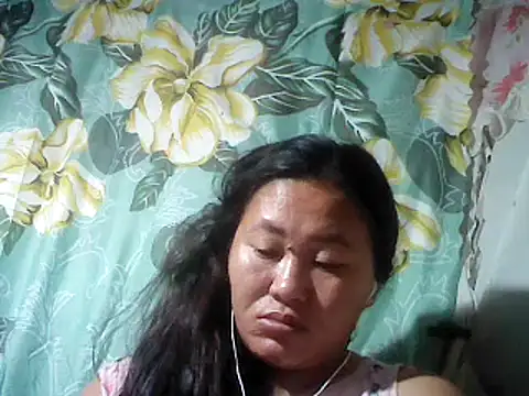 Snapshot of Sexyhorney4u chatting on March 6, 7:43 pm Sexyhorney4u online show from March 6, 7:43 pm