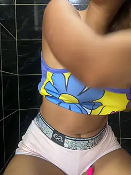Snapshot of belaa_1 chatting on February 19, 3:49 pm belaa 1 online show from February 19, 3:49 pm