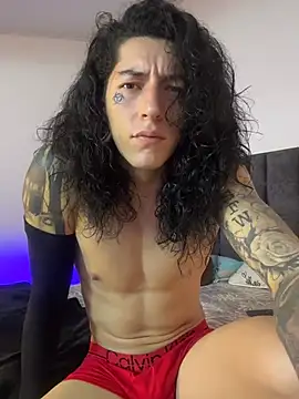 Snapshot of tommylongxx chatting on November 16, 9:51 pm tommylongxx online show from November 16, 9:51 pm