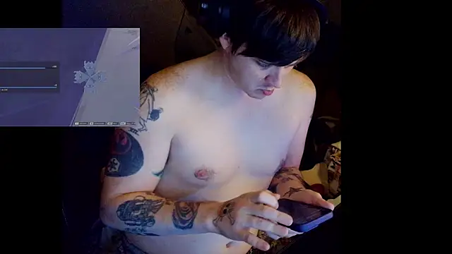 Snapshot of risque_crochet chatting on December 1, 7:53 am risque crochet online show from December 1, 7:53 am