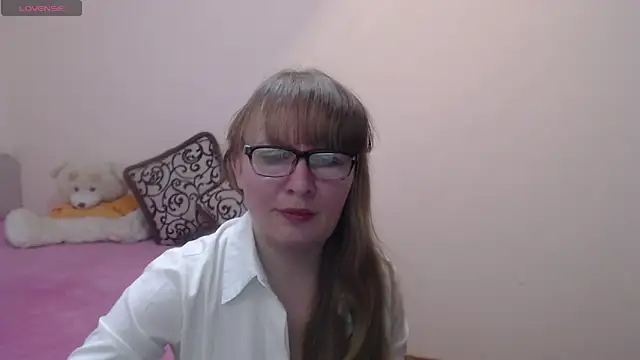 Snapshot of MargotLot chatting on March 16, 5:25 am MargotLot online show from March 16, 5:25 am