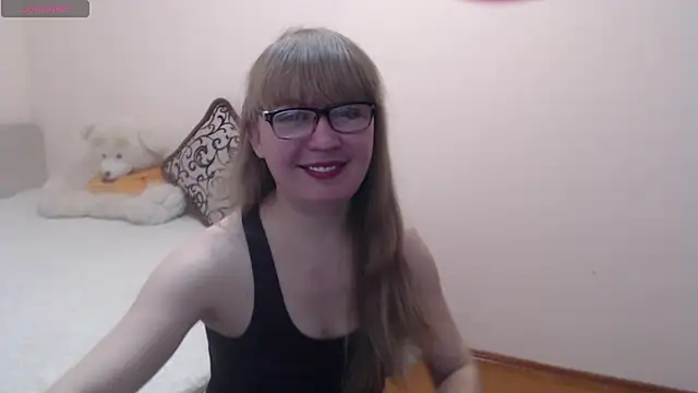 Snapshot of MargotLot chatting on January 7, 5:54 am MargotLot online show from January 7, 5:54 am