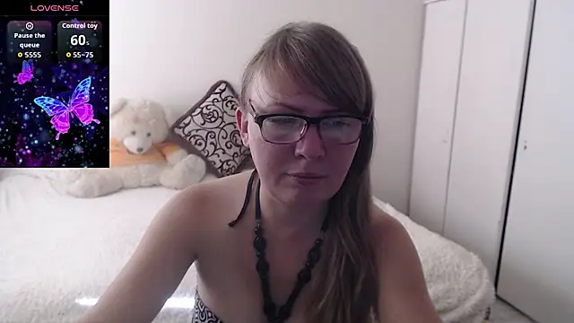 Snapshot of MargotLot chatting on September 28, 4:19 am MargotLot online show from September 28, 4:19 am
