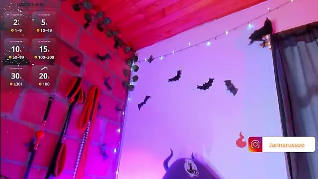 Snapshot of EmmaRusso chatting on October 12, 8:43 pm EmmaRusso online show from October 12, 8:43 pm