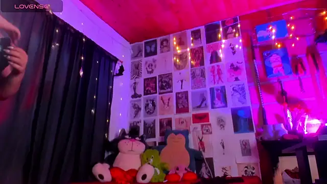 EmmaRusso online show from January 17, 1:09 am