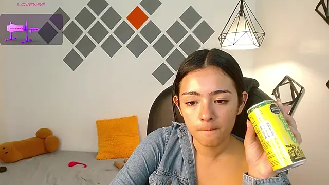 Snapshot of Ivy_Gail chatting on December 11, 5:43 am Ivy Gail online show from December 11, 5:43 am