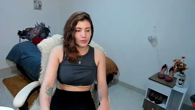 Snapshot of jrcamila chatting on February 21, 1:44 pm jrcamila online show from February 21, 1:44 pm