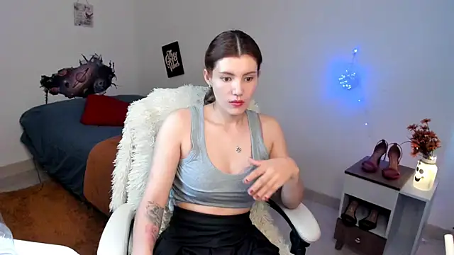 Snapshot of jrcamila chatting on February 11, 2:02 pm jrcamila online show from February 11, 2:02 pm