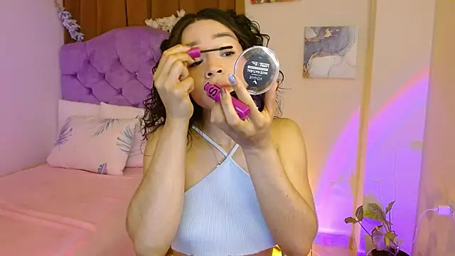 kiarablue online show from November 26, 1:38 am