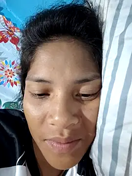 Snapshot of prettyyoung_mom23 chatting on September 9, 2:37 pm prettyyoung mom23 online show from September 9, 2:37 pm