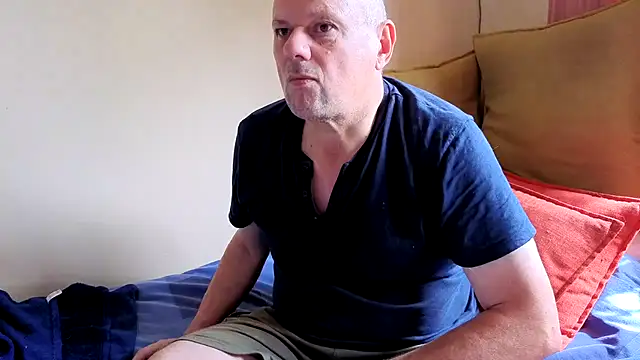 Snapshot of DaddyCumBumZA chatting on March 21, 9:01 am DaddyCumBumZA online show from March 21, 9:01 am