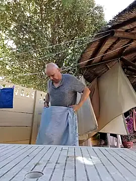 Snapshot of DaddyCumBumZA chatting on December 21, 2:58 pm DaddyCumBumZA online show from December 21, 2:58 pm