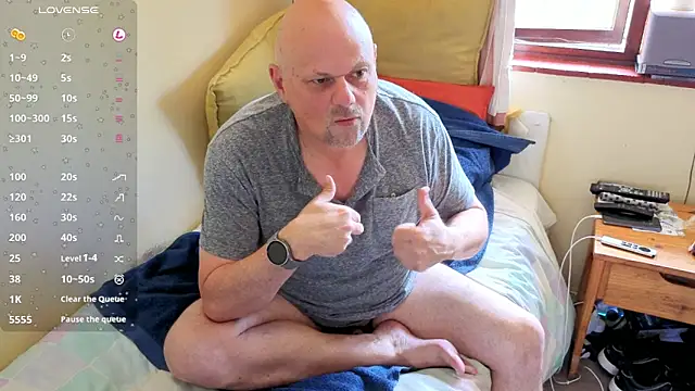 Snapshot of DaddyCumBumZA chatting on January 12, 11:07 am DaddyCumBumZA online show from January 12, 11:07 am