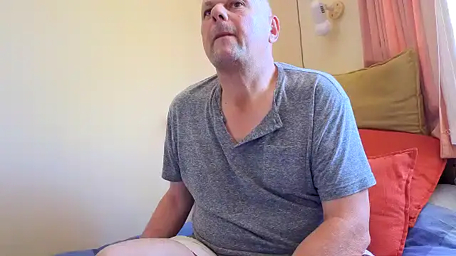 Snapshot of DaddyCumBumZA chatting on March 2, 11:52 am DaddyCumBumZA online show from March 2, 11:52 am