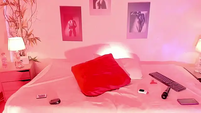 Alicee Levine online show from April 16, 10:12 pm